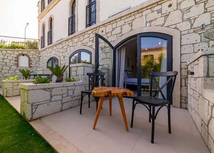 Cemal Alaçati Butık Otel *