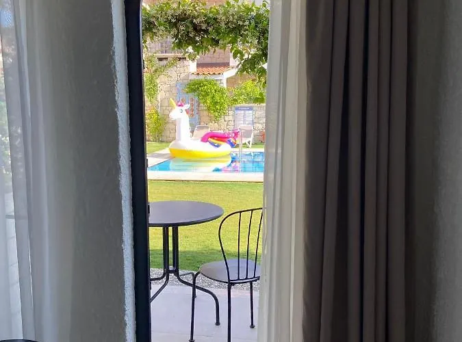 Cemal Alaçati Butık *