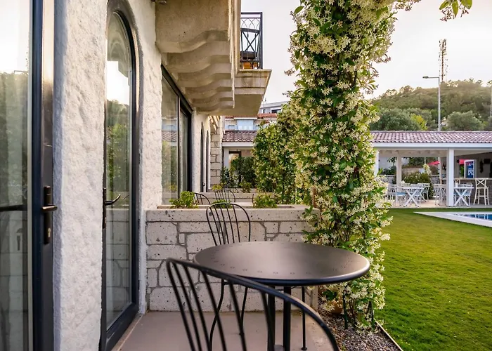 Otel Cemal Alaçati Butık