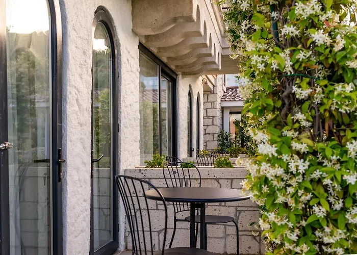 Otel Cemal Alaçati Butık *