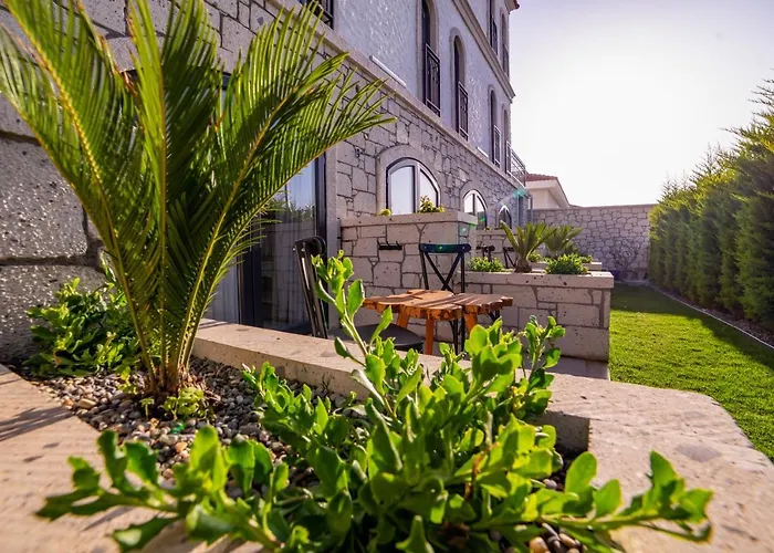 Cemal Alaçati Butık Otel *