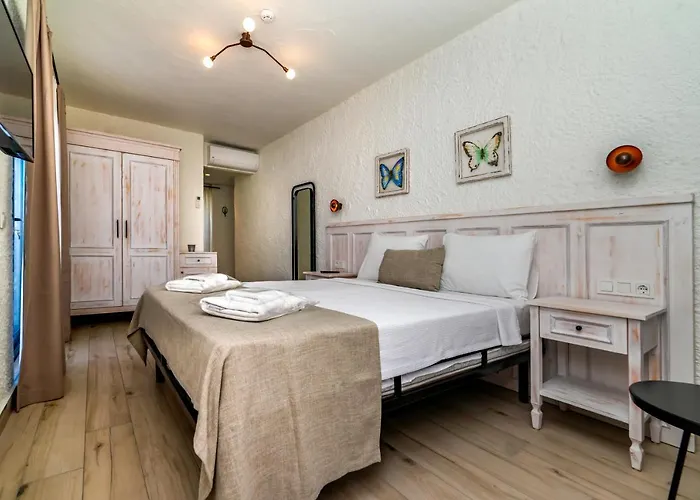 Cemal Alaçati Butık Otel *